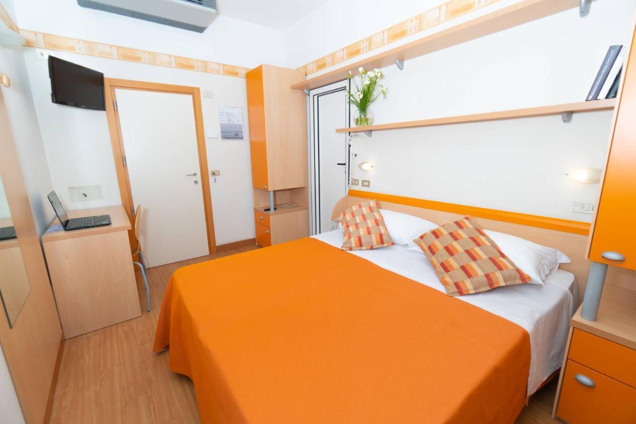 Hotel Sampaoli Bellaria-Igea Marina Bagian luar foto