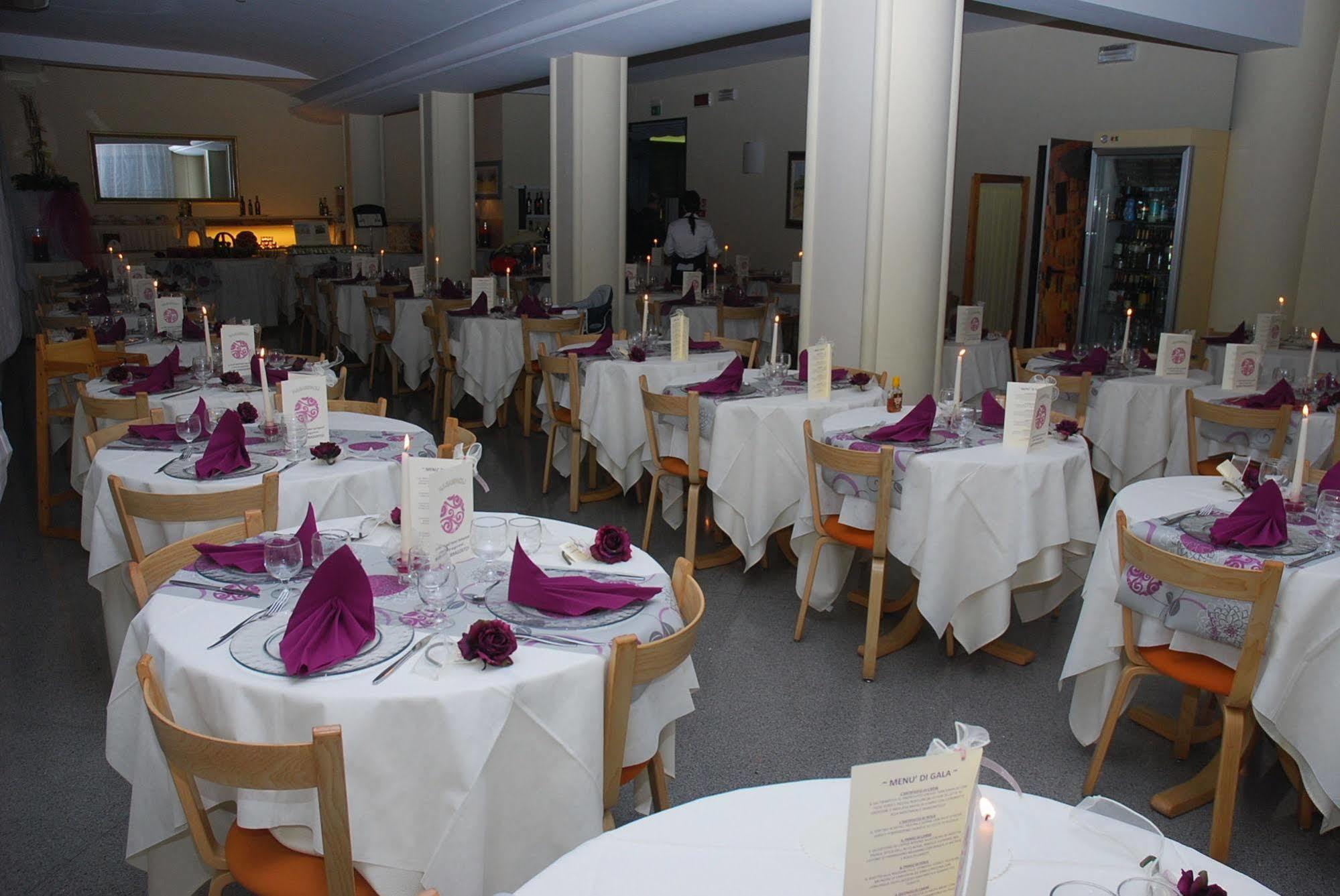 Hotel Sampaoli Bellaria-Igea Marina Bagian luar foto