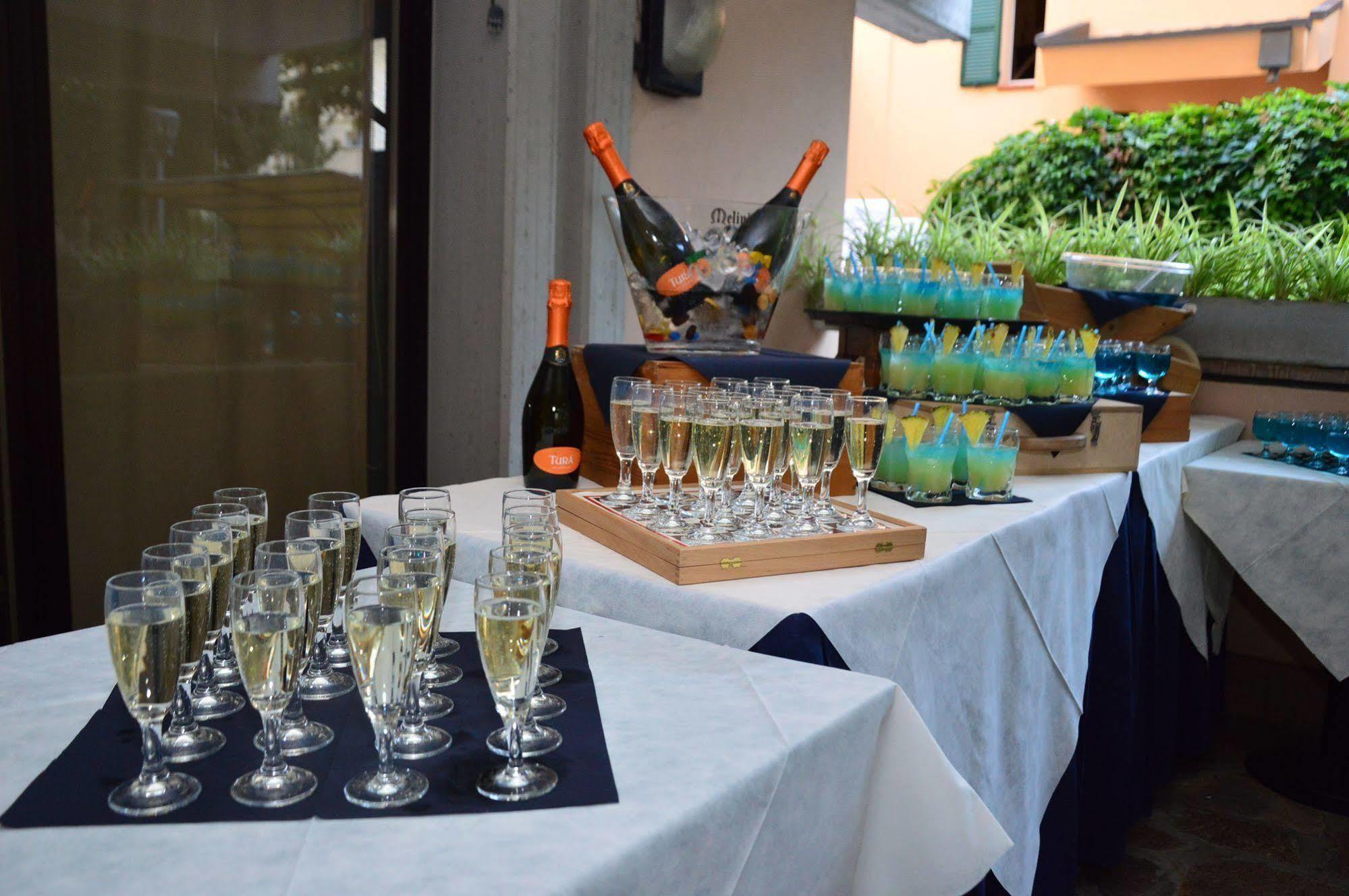 Hotel Sampaoli Bellaria-Igea Marina Bagian luar foto