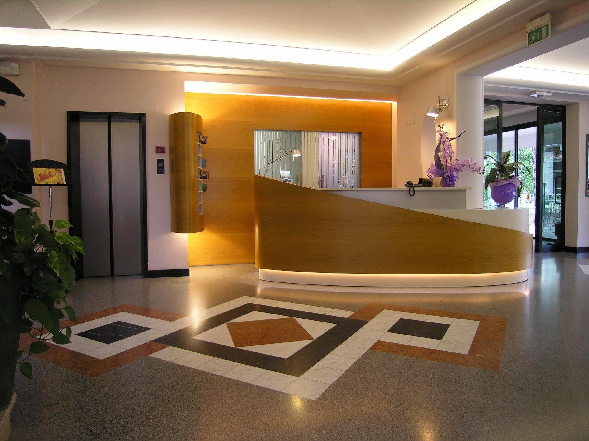 Hotel Sampaoli Bellaria-Igea Marina Bagian luar foto